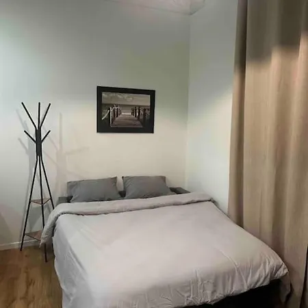 Brand New Flat Eiffel Tower * Paris